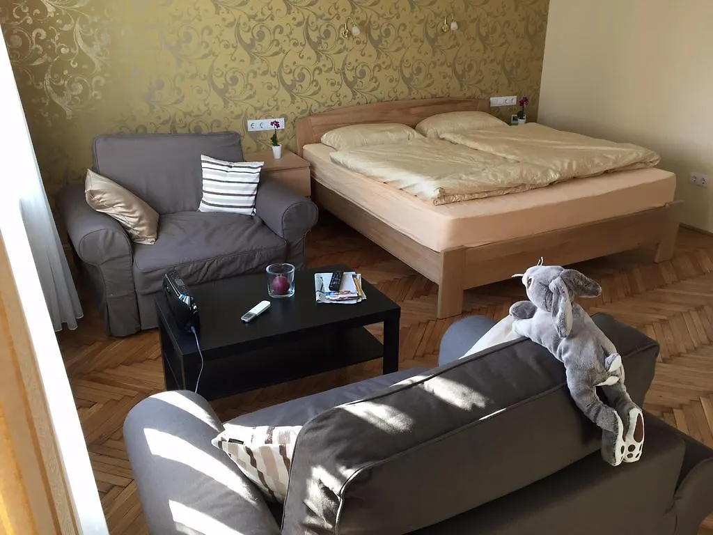 Контакты Bella Casa Budapest Center